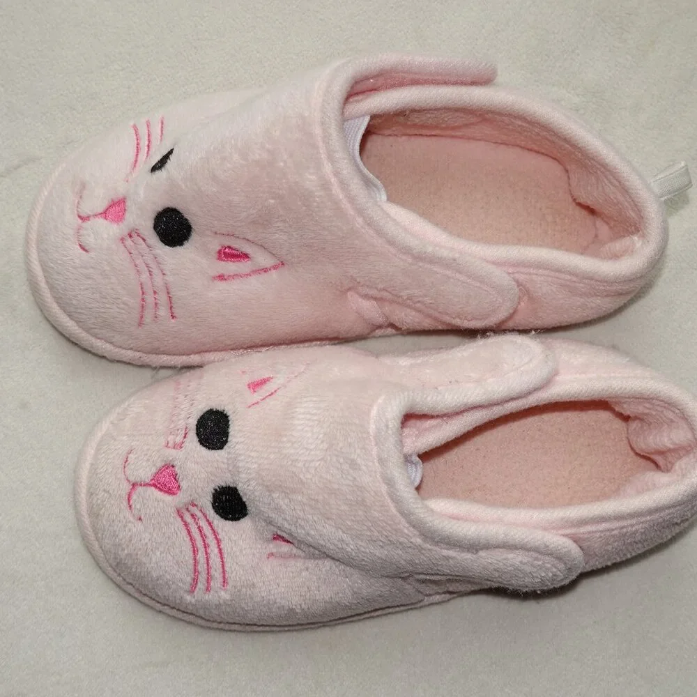 Adorable Little Girls Pastel Pink Cat Slippers - Size Large (9-10)